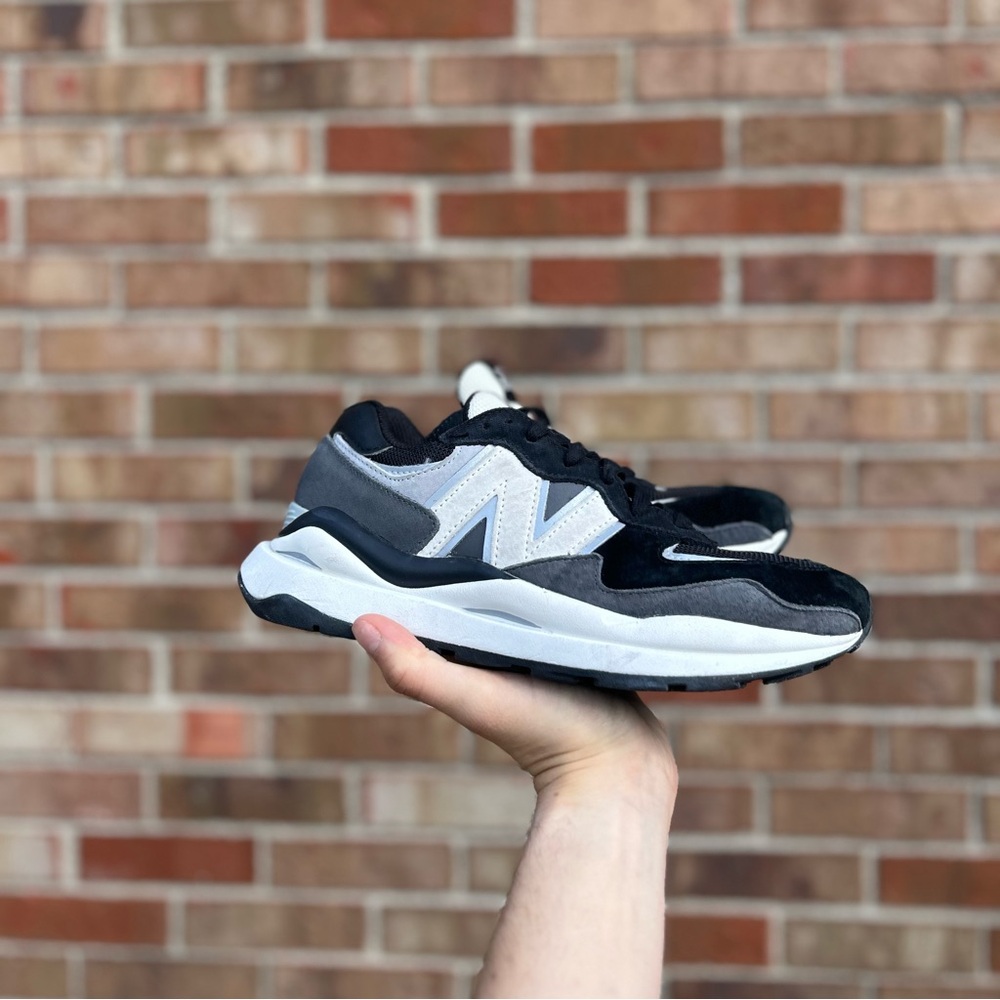 FIGS | New Balance  5740 sneakers